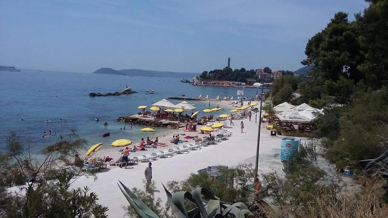Two Rooms Apartment Spalatina Split