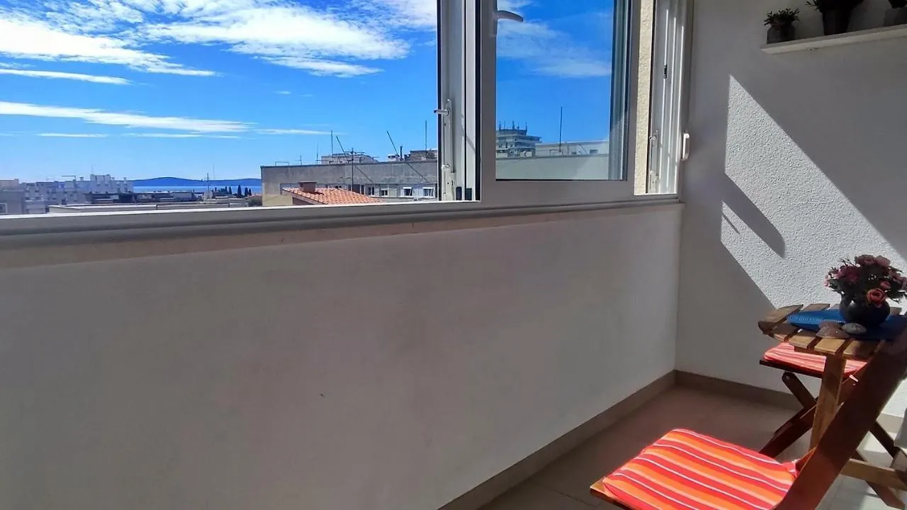 Two Rooms Apartment Spalatina Split